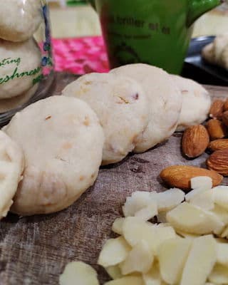 White Almond Cookies(白杏仁酥) recipe