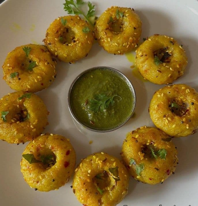 Healthy Quick and Easy Suji Poha Breakfast recipe