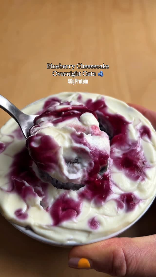 Blueberry Cheesecake Overnight Oats recipe