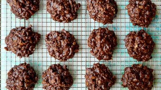 Mud Pie's (Chocolate Oat Cookies) recipe
