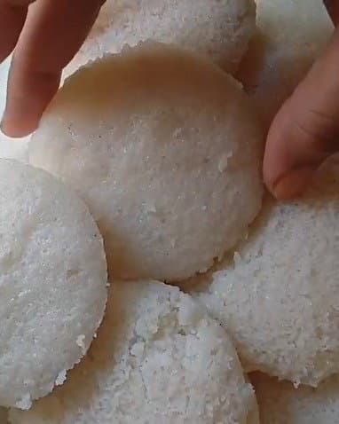 Kushboo Idli | Soft Spongy Cushion Idli recipe