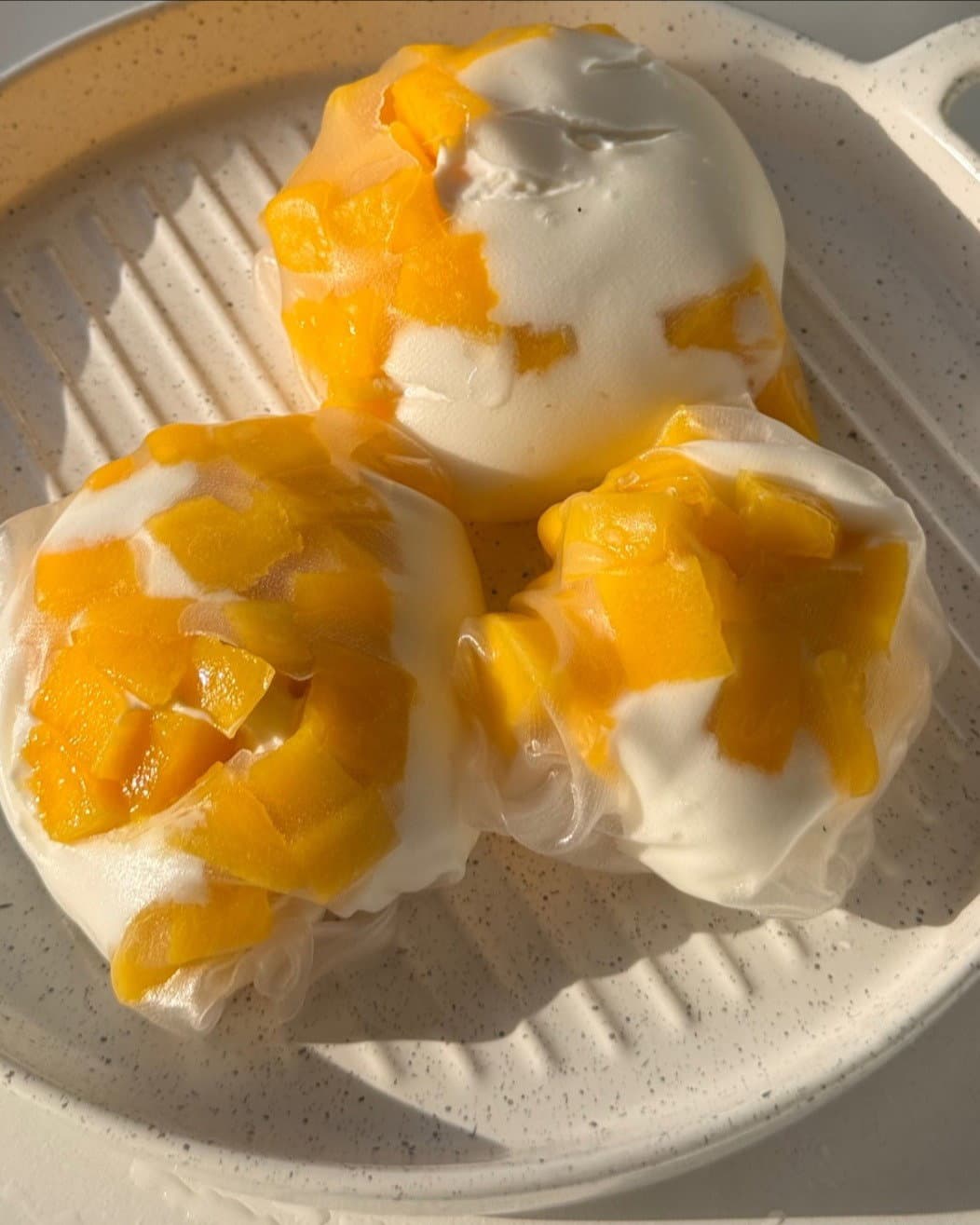 Mochi de mango con papel de arroz recipe