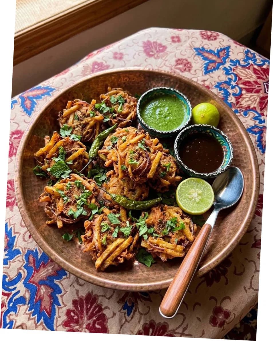 Herbal Crunchy Potato-Onion Fritters recipe