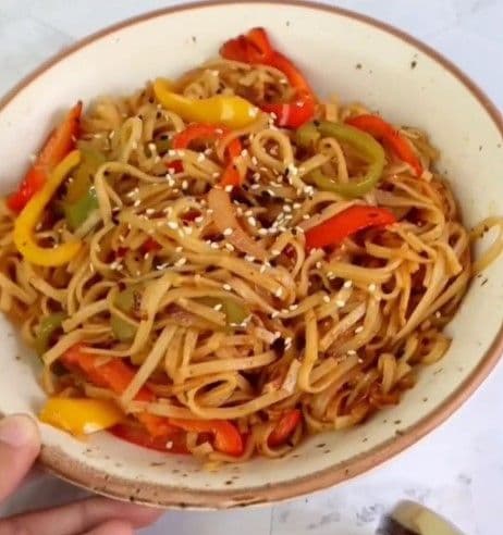 Spicy Noodles with Red Chilli Chukh recipe