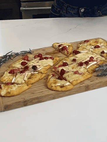 Holiday Cranberry Brie Flatbread recipe