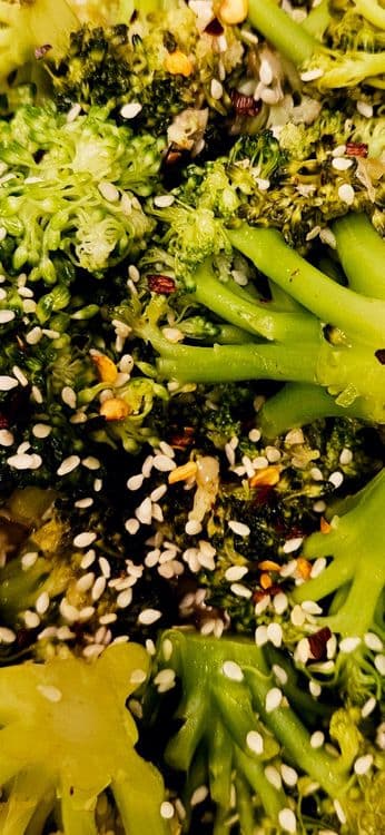 Sesame Garlic Broccoli Stir-Fry recipe