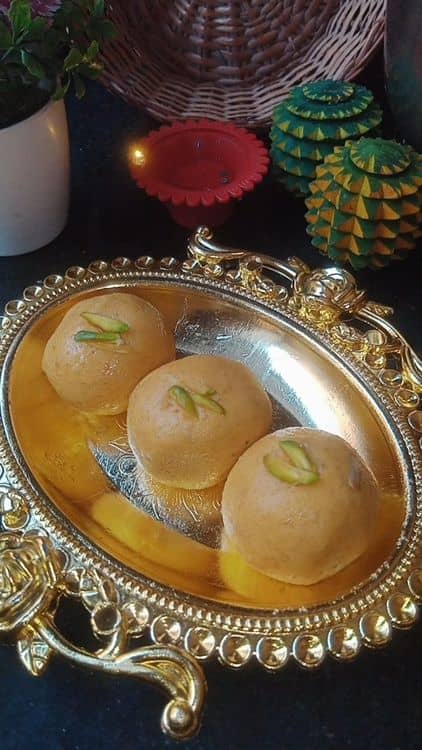 Danedaar Besan Ladoo recipe