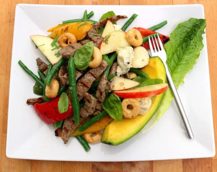 Grilled T-Bone Steak and Bell Pepper Salad recipe