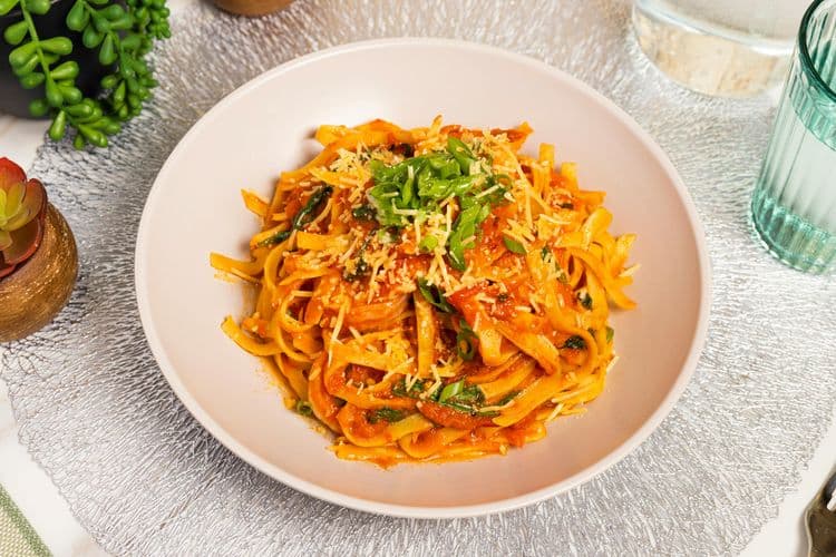 Pasta with Tomato and Dill Sauce recipe