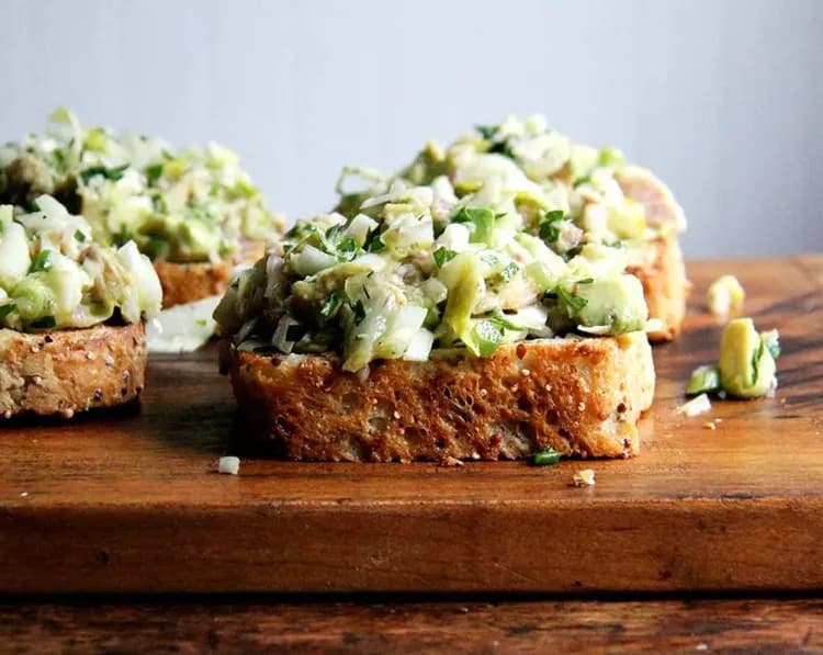 Smoked Trout and Avocado Salad with Toasted Bread recipe