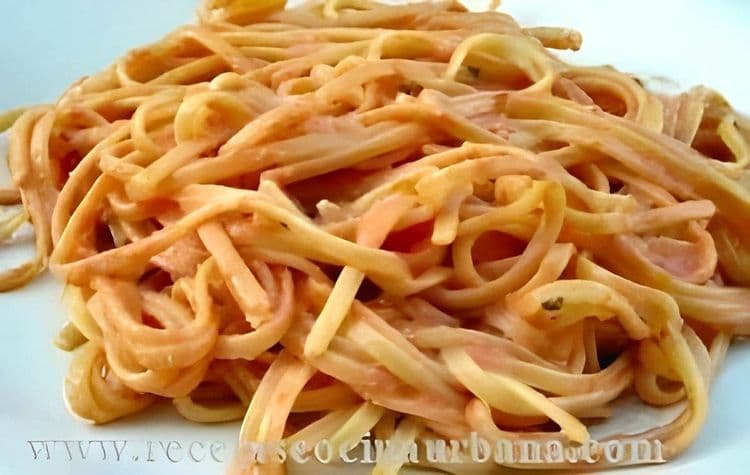 Homemade Tagliatelle with Pink Sauce recipe