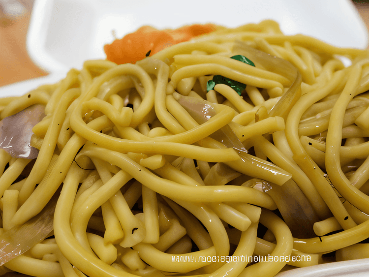 Noodles with Sautéed Pork Loin and Peanut Sauce recipe