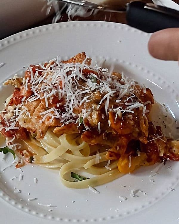 Roasted Tomato Burrata Pasta with Chicken recipe