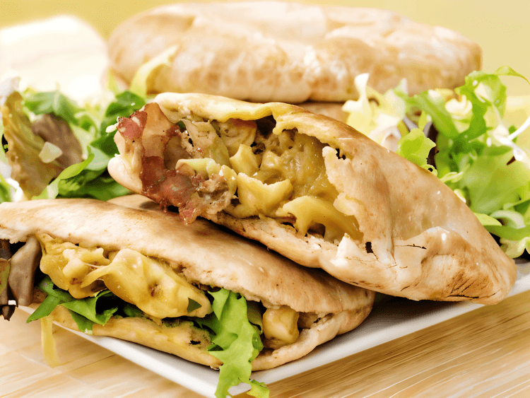 Pita Sandwich with Chicken and Salad recipe