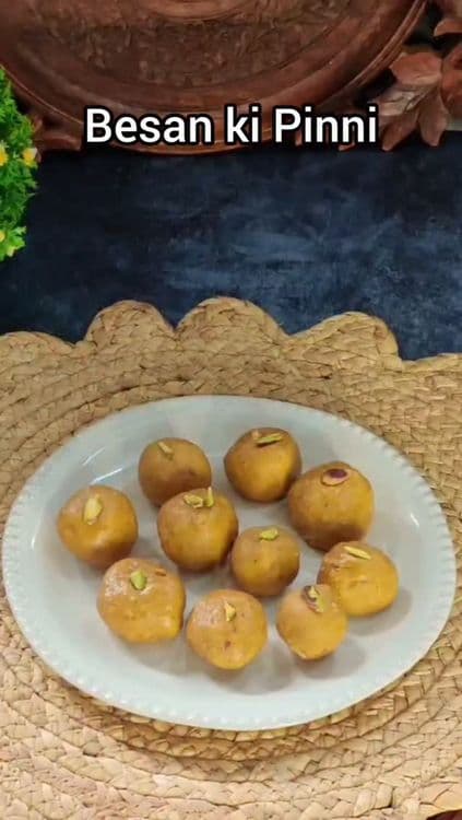 Punjabi Besan di Pinni recipe