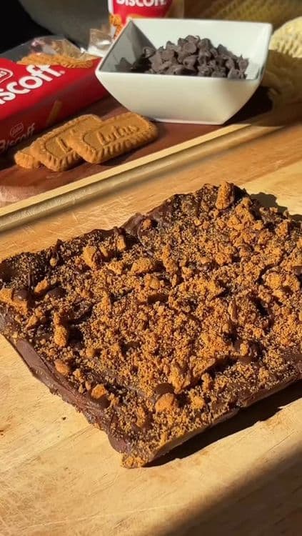 5-Ingredient Cookie Butter Date Bark recipe