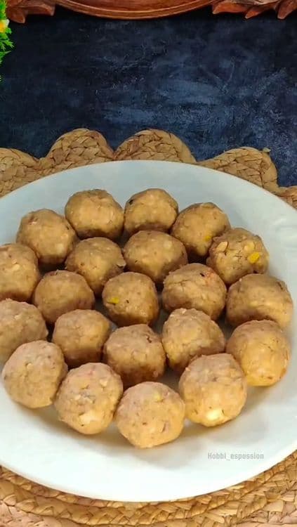Winter Special Punjabi Gond Aate ki Pinni recipe