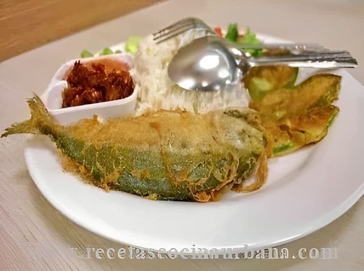 Pescado a la Chorrillana recipe