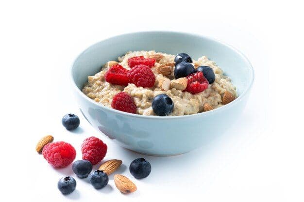 Oatmeal with Berries and Nuts recipe