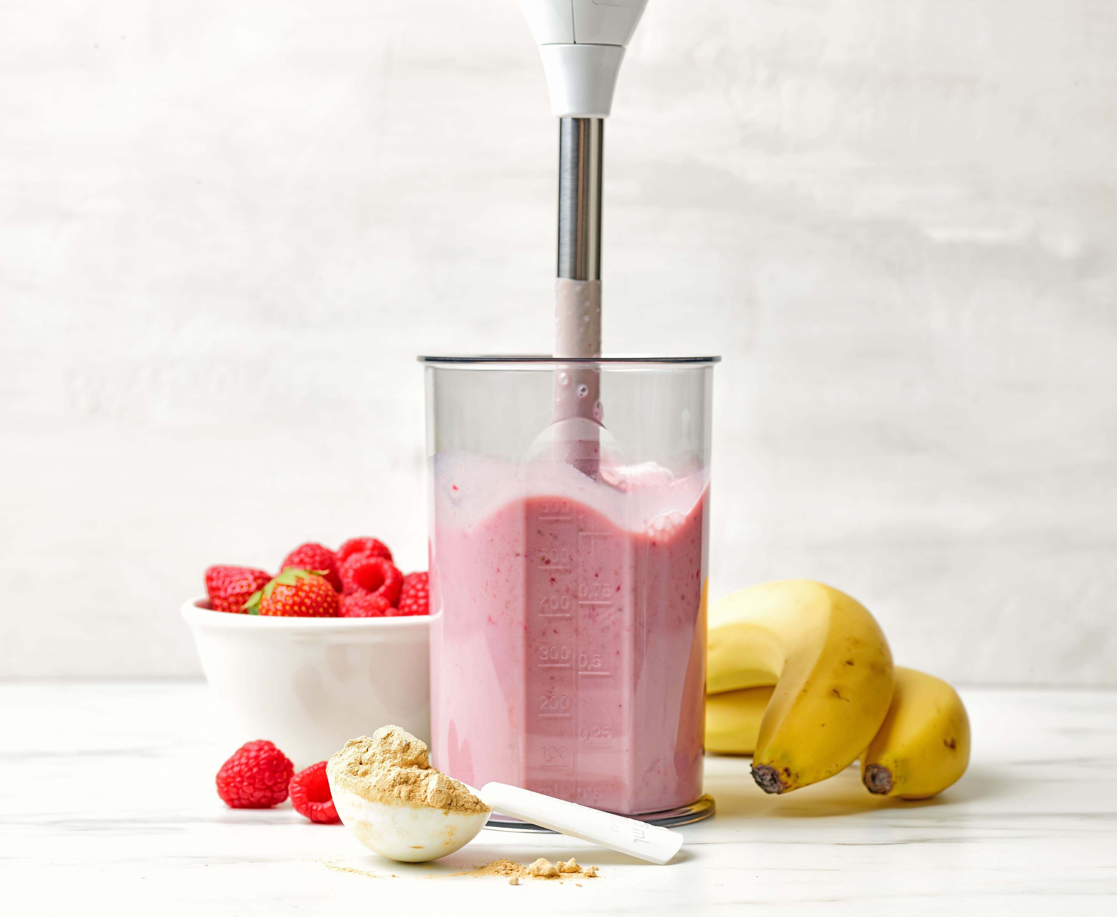 Making a breakfast milkshake at home with smoothie recipes protein for energy