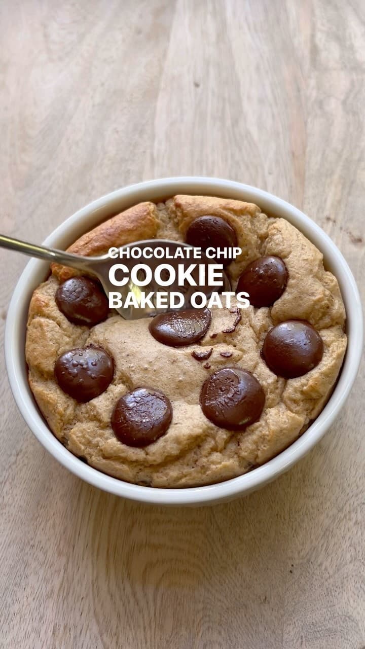 Chocolate Peanut Butter Protein Baked Oats recipe