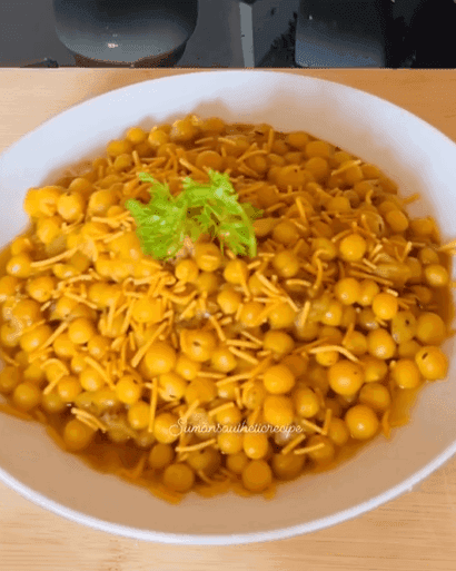 Payaj Matar Ki Saloni recipe