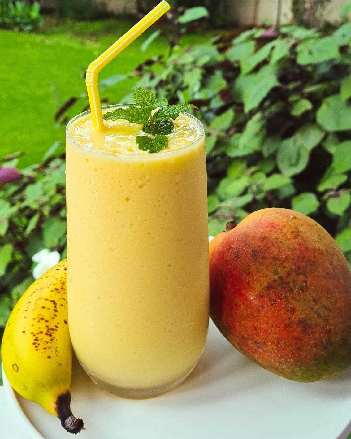 Mango Banana Smoothie (Creamy & Tropical) recipe