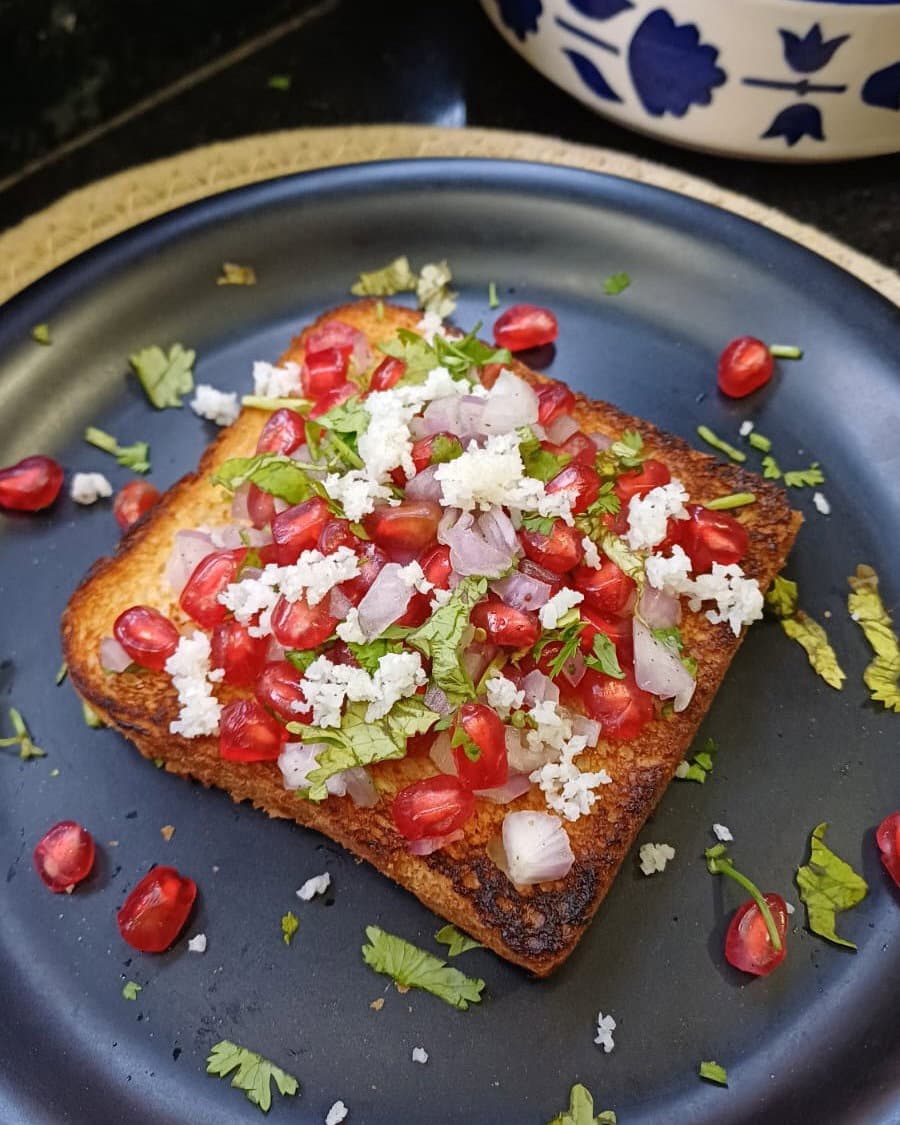 Pomegranate Masala Toast recipe