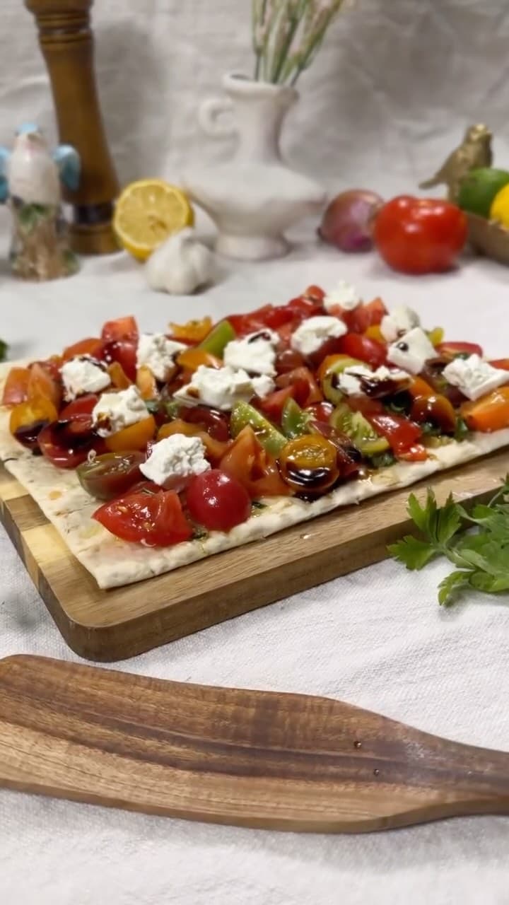 Flatbread with Marinated Tomatoes and Balsamic Glaze recipe