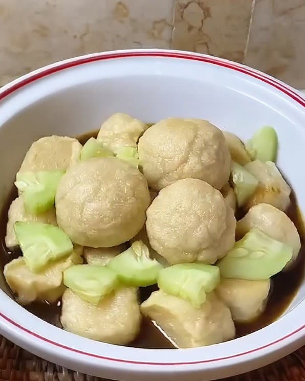 Pempek (Palembang Fishcake with Cuko Sauce) recipe