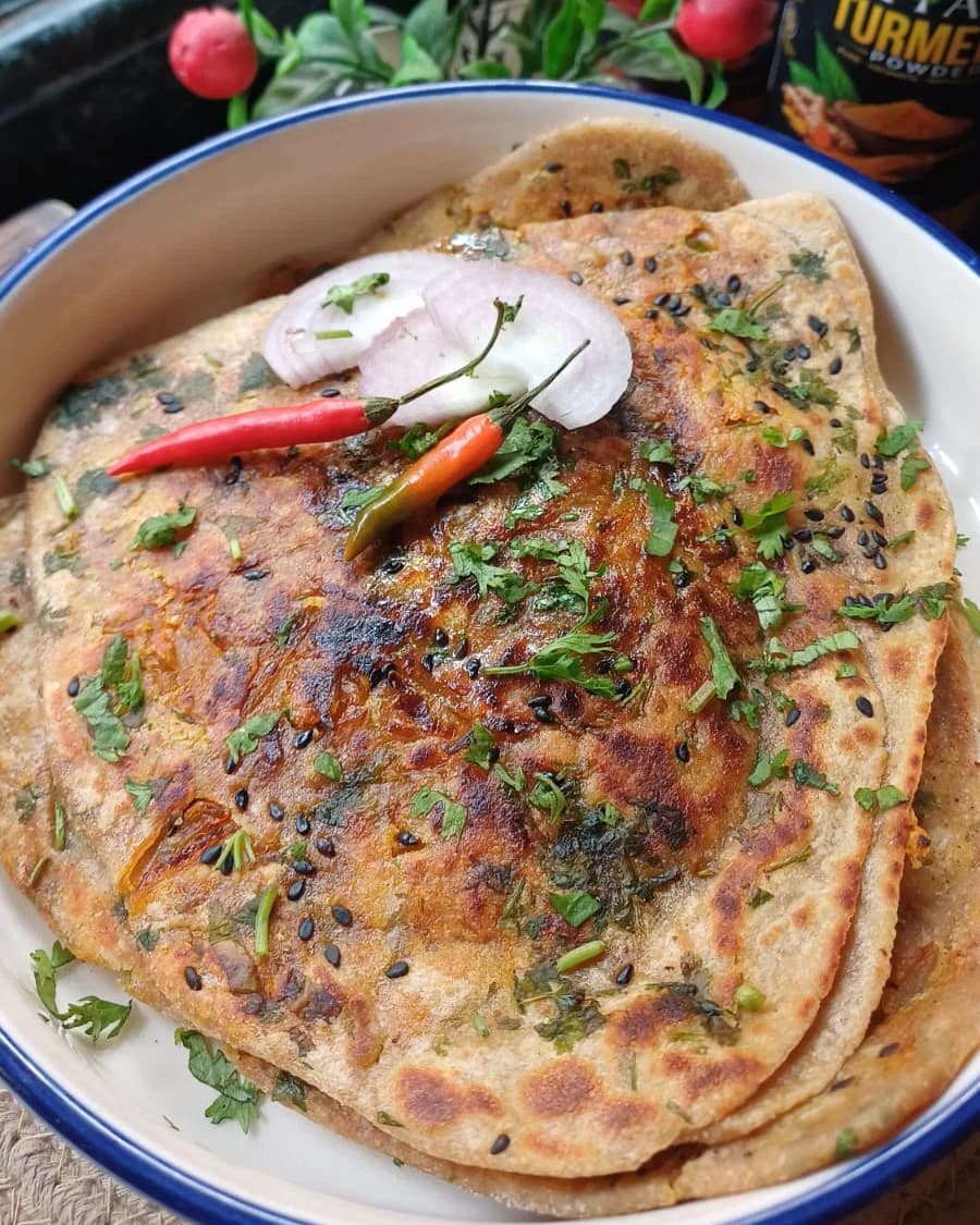 Kanda Besan Paratha – Maharashtrian Style recipe