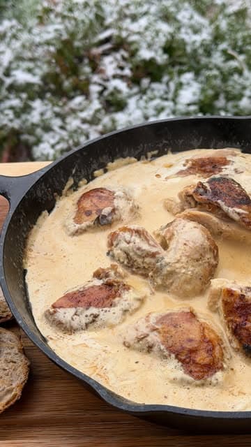 Shkmeruli: Chicken in Garlic Cream recipe