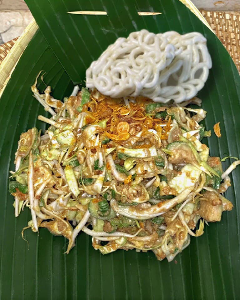 Indonesian Salad with Peanut Sauce recipe