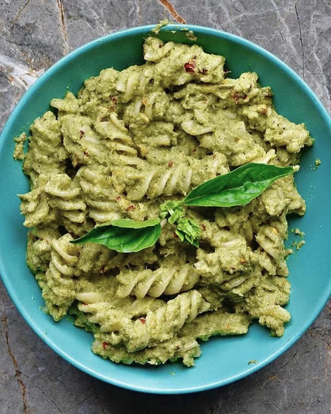 Green Pasta with Broccoli and Basil recipe