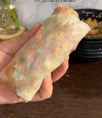 Rice Paper Rolls with Minced Chicken recipe