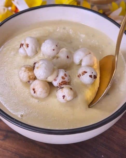 Creamy Makhana & Pumpkin Soup recipe
