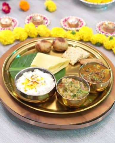 Jharkhand Festive Platter - Dahi Chura, Chilka Roti, and Gur ki Chikki recipe