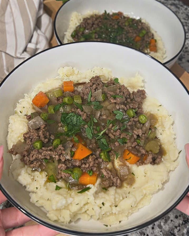 30-Minute Ground Beef & Gravy Over Mashed Potatoes recipe