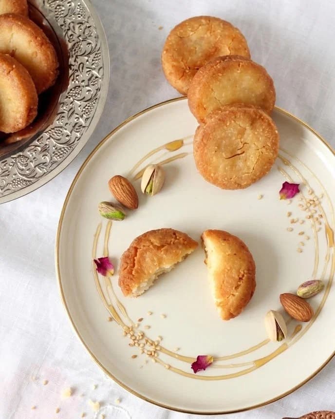 Kashmiri Style Suji Meethi Tikiyan recipe