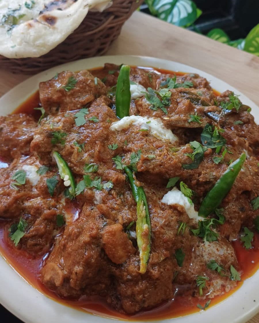 Spicy Red Chicken - Hyderabadi Daawat Style recipe