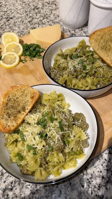 Pesto Pasta with Garlic Bread recipe