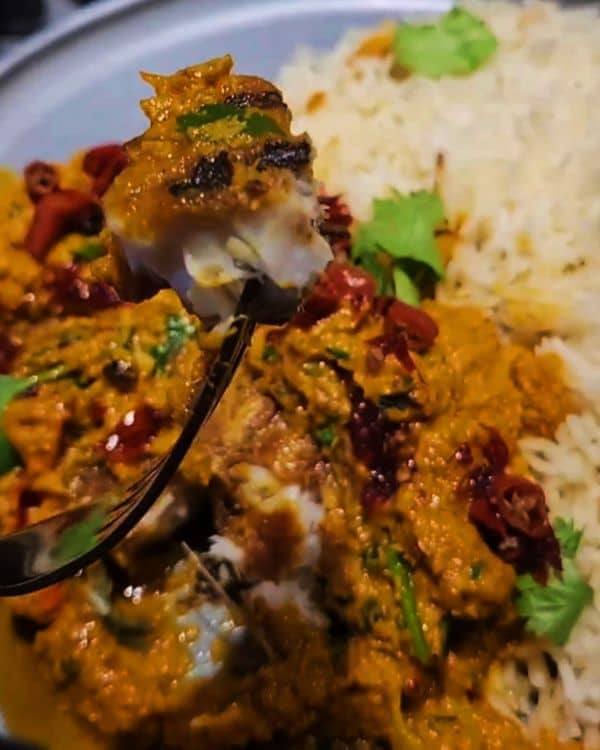 Kingfish Steaks in Spicy Coconut Hawaij Sauce recipe