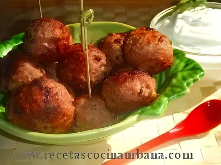 Greek Meatballs with Yogurt Sauce recipe