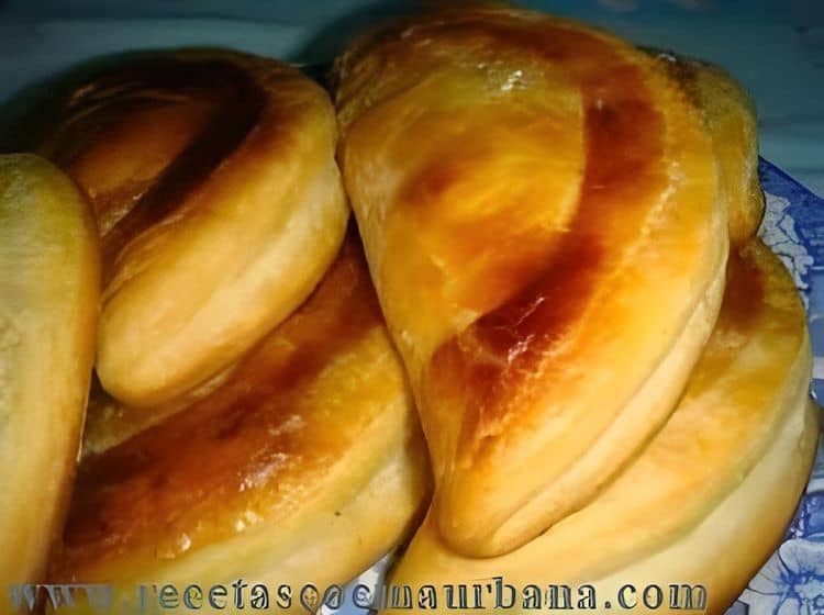 Baked Tuna and Corn Empanadas recipe