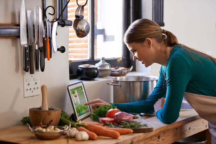 Food blogger creating SEO-optimized recipes with Chefadora’s Recipe Genie tool