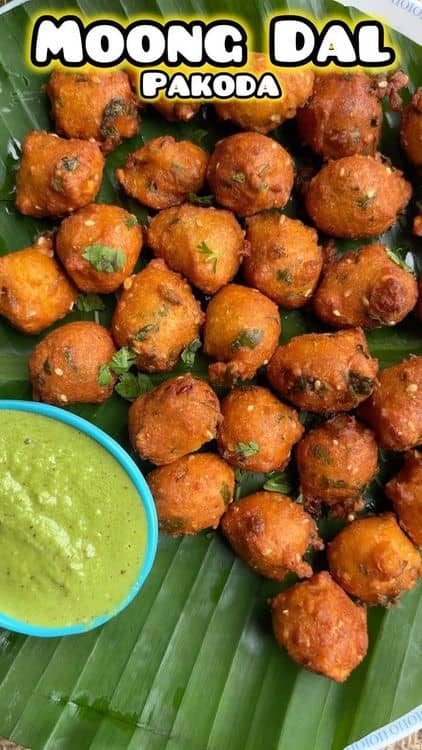 Crispy and Spicy Moong Dal Pakoras recipe