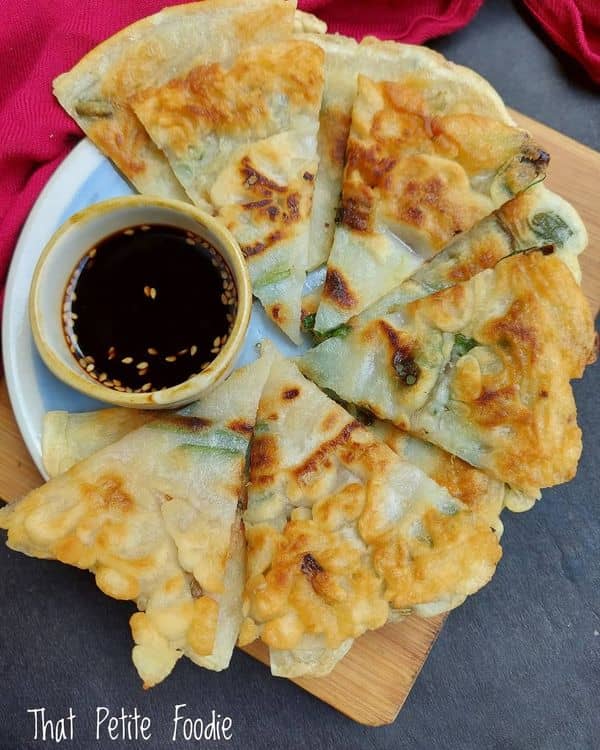 Pajun (Korean Spring Onion Pancake) recipe