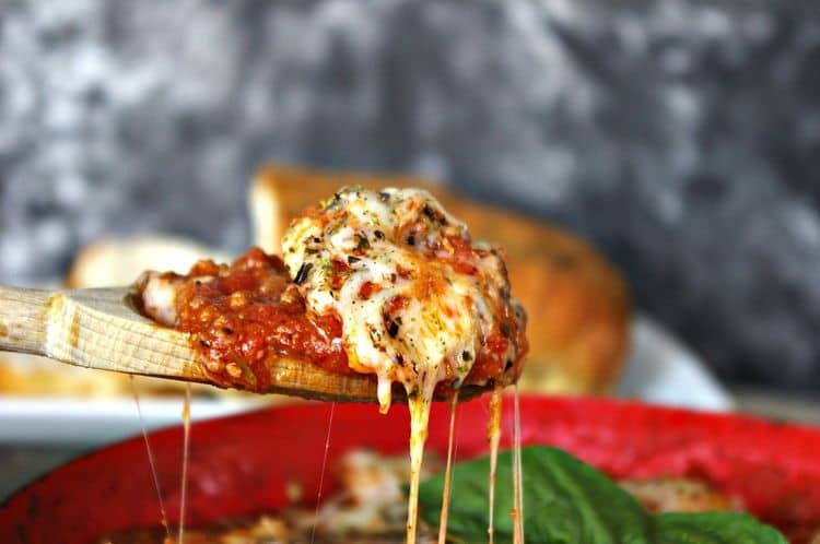 Cheese Tortellini with Meat Sauce recipe