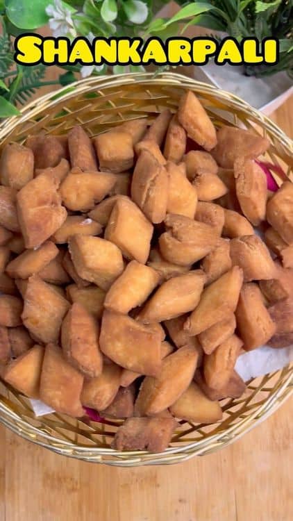 Diwali Special Shankarpali / Shakkarpara recipe