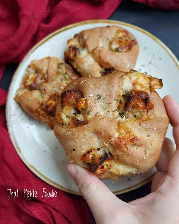 Domino's Paneer Zingy Parcel recipe